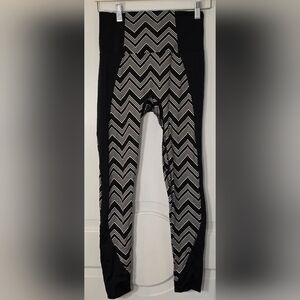 K-Deer Medium Black and White Chevron Leggings